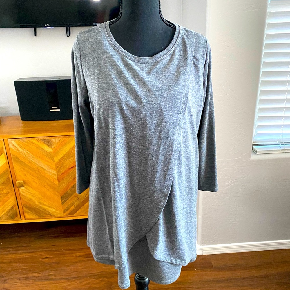 🤰🏼 Super Comfy, Grey Motherhood Matrnity/Nursing Shirt 3/4 Length Sleeves🤰🏼